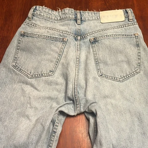 Zara High Waist Jeans size 8 with distressing light wash - Picture 8 of 12